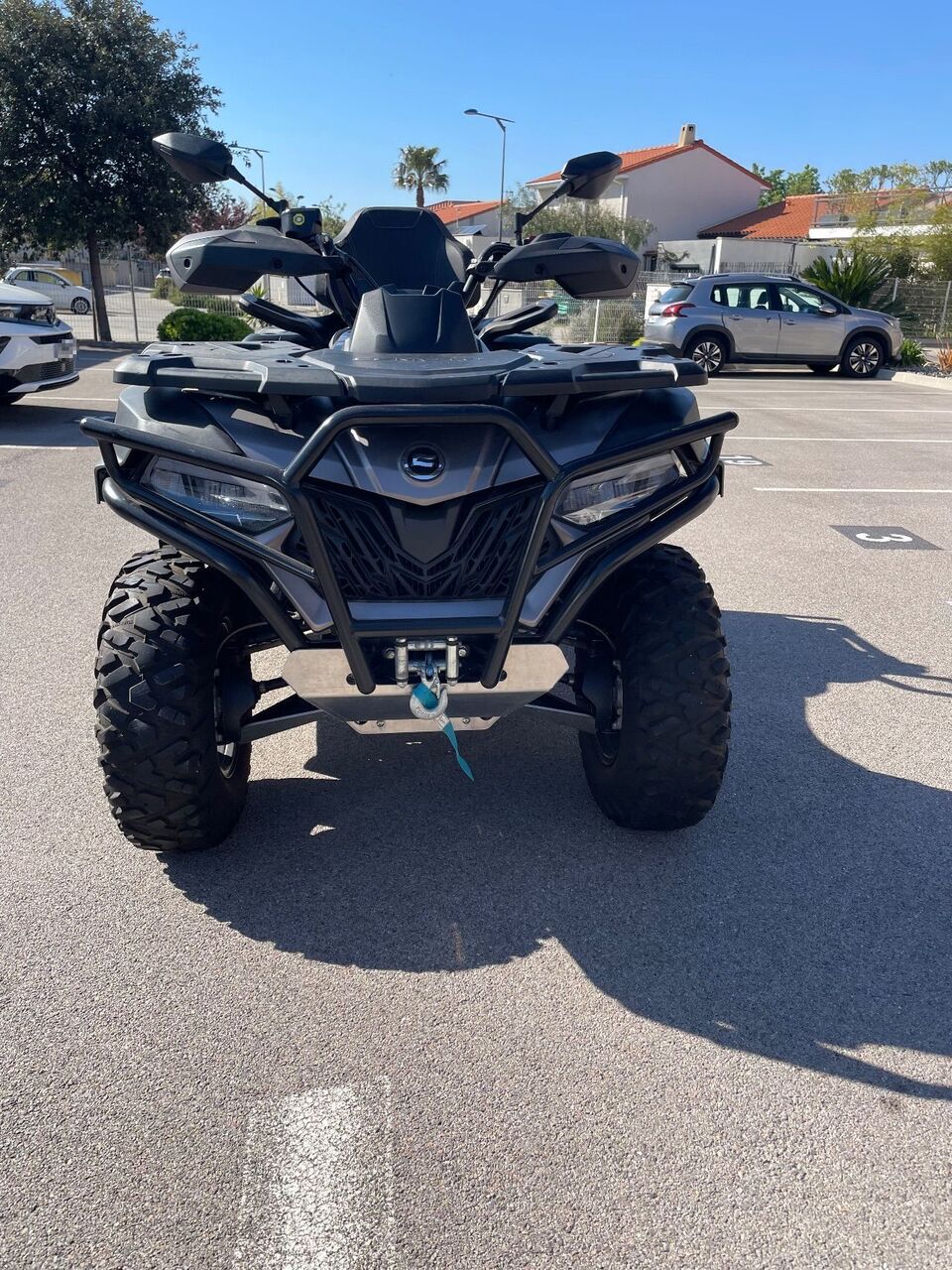 Photo CF MOTO AVEC COFFRE