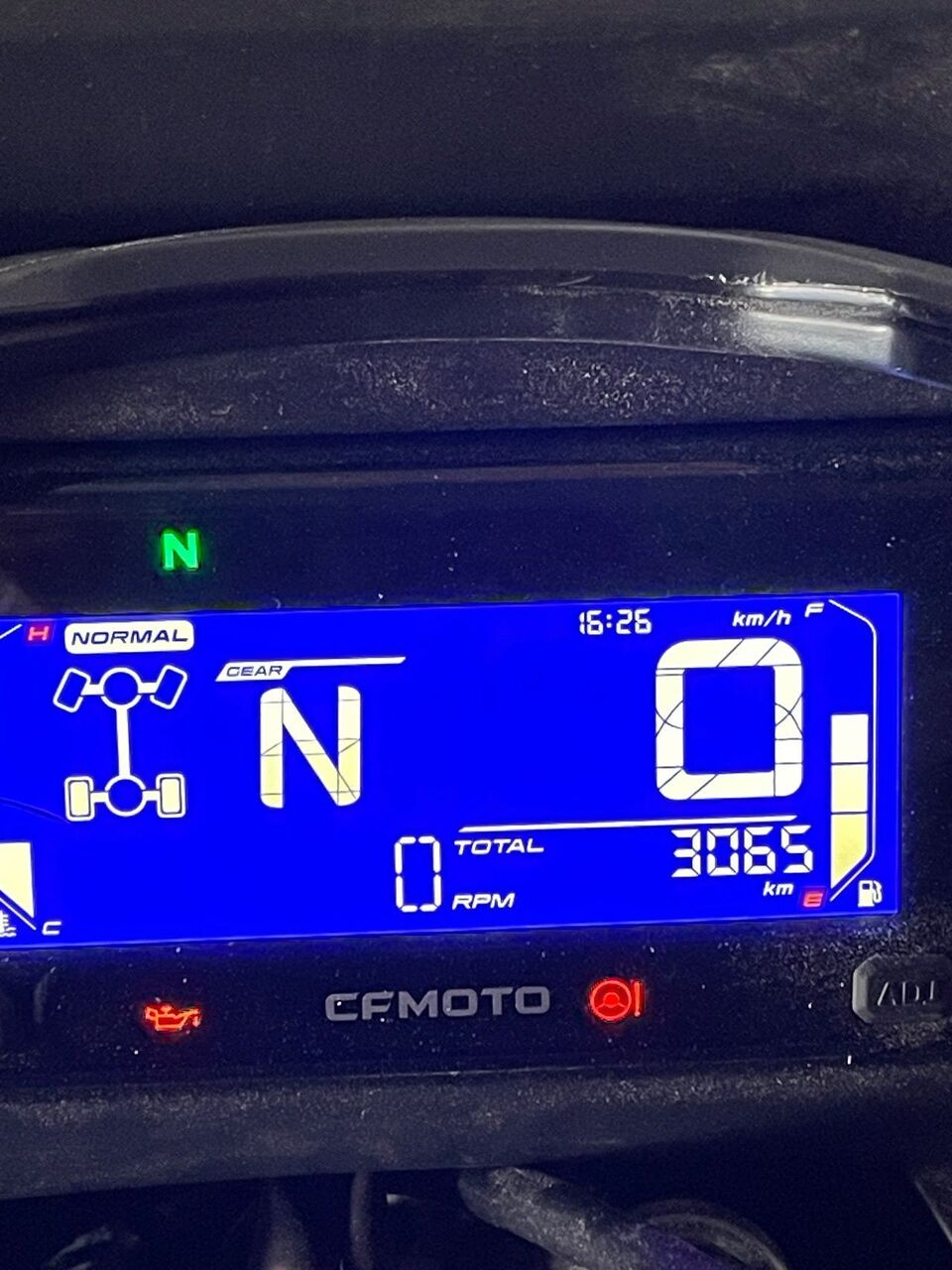 Photo CF MOTO AVEC COFFRE