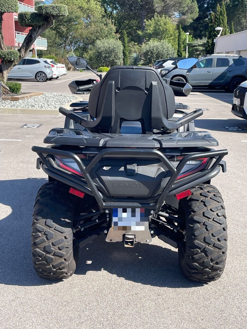 Photo CF MOTO AVEC COFFRE