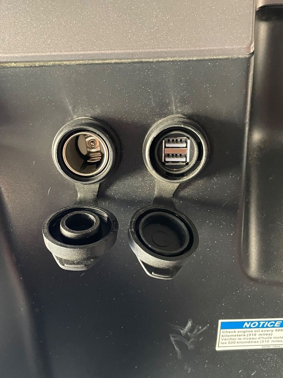 Photo CF MOTO AVEC COFFRE