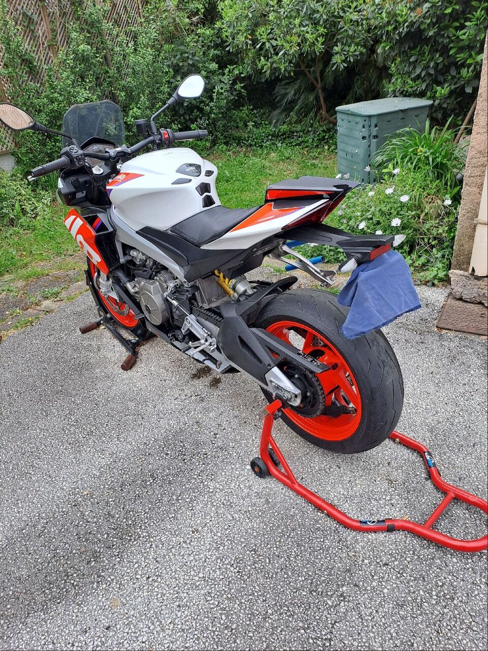 Photo APRILIA TUONO 660