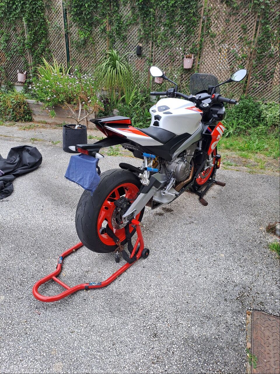 Photo APRILIA TUONO 660