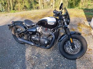 TRIUMPH BOBBER 1200