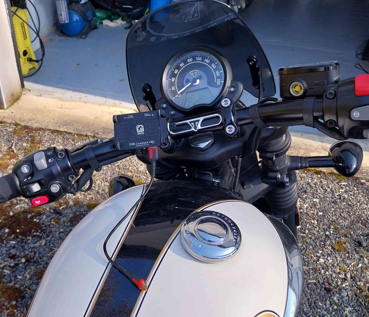 Photo TRIUMPH BOBBER 1200