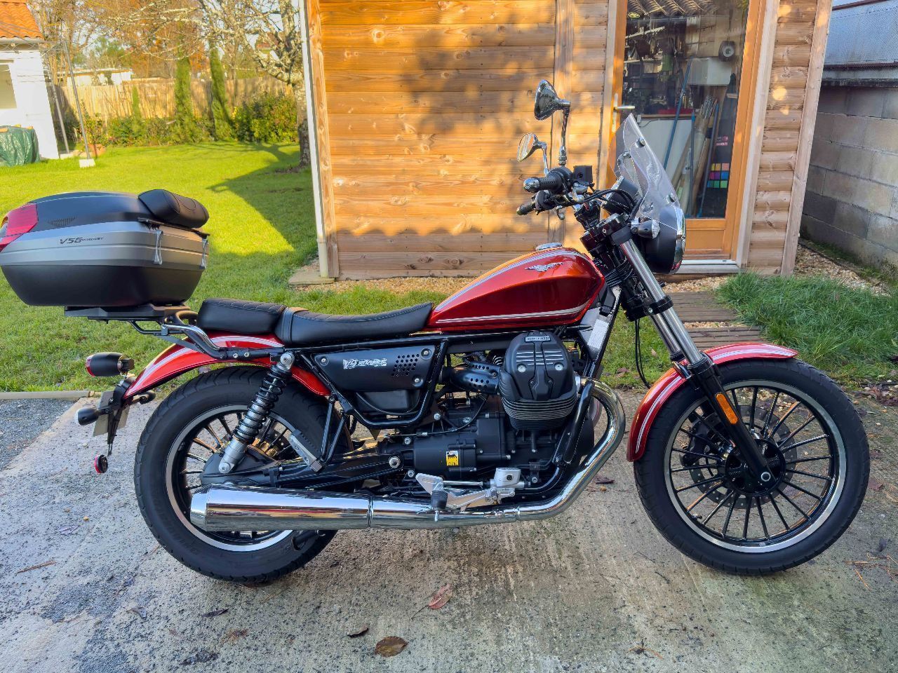 Photo MOTO GUZZI V9 850 ABS
