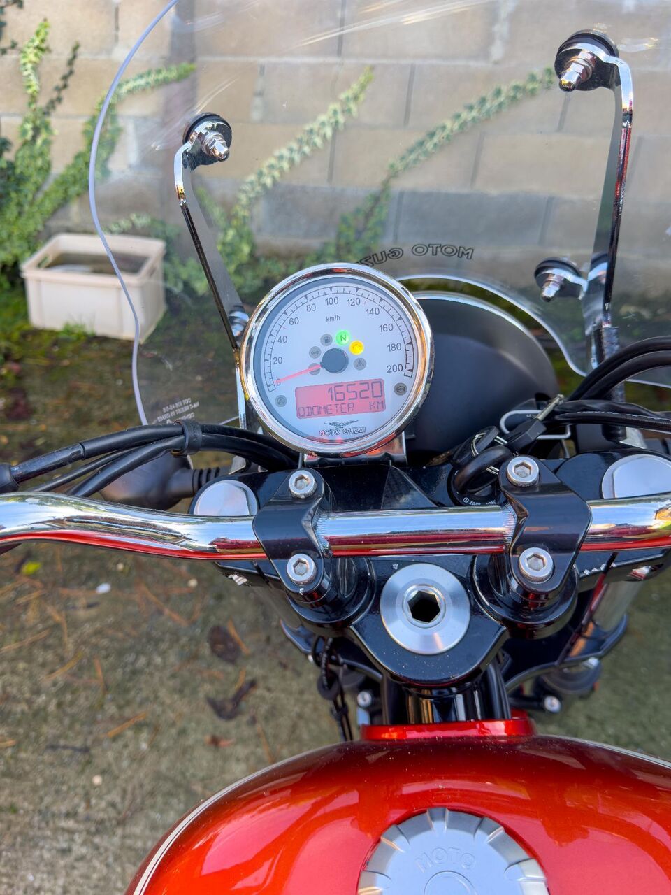 Photo MOTO GUZZI V9 850 ABS