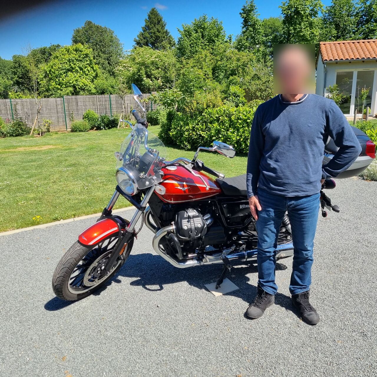 Photo MOTO GUZZI V9 850 ABS