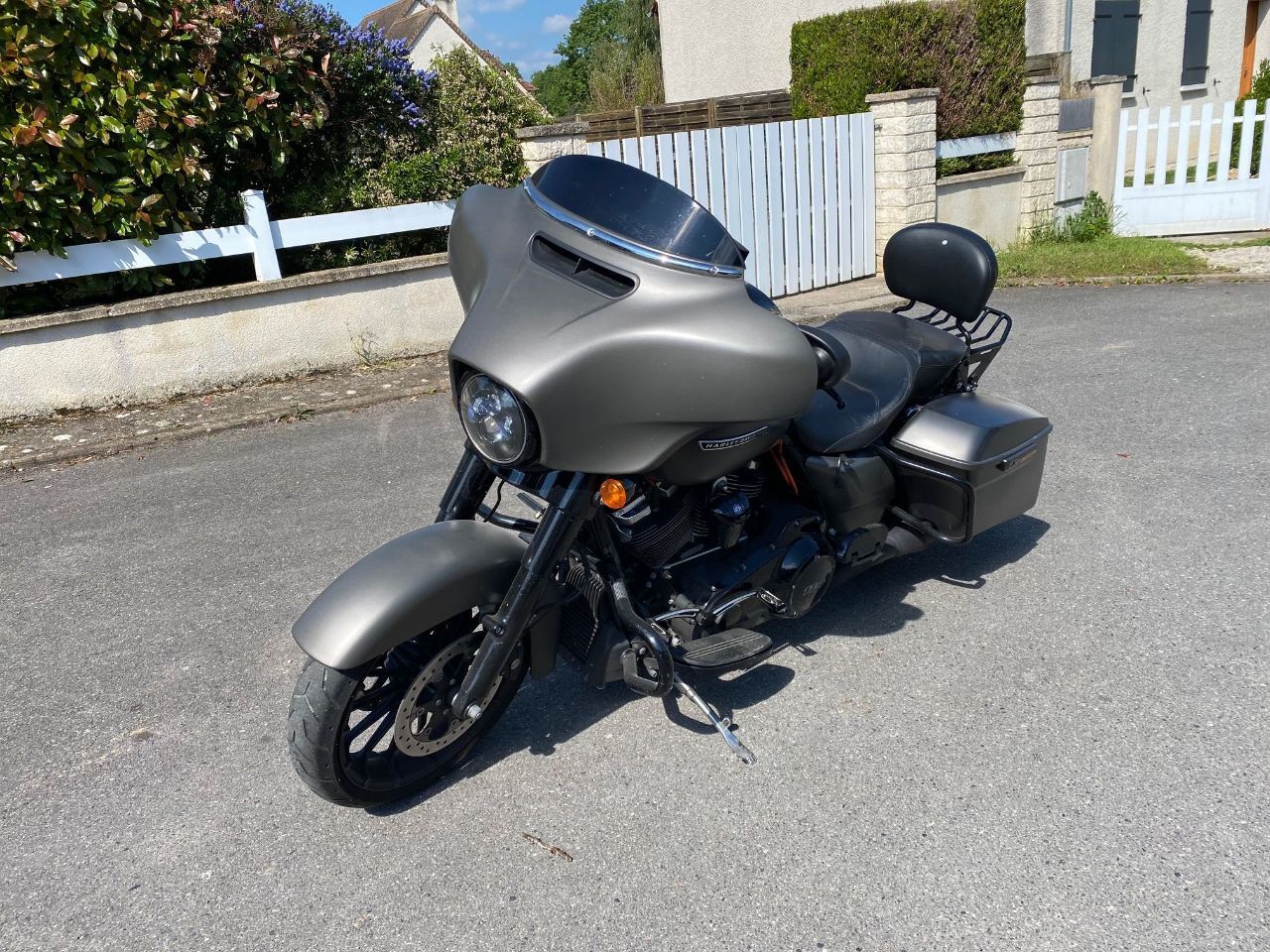 Photo HARLEY DAVIDSON STREET