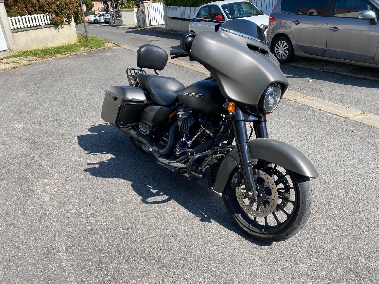 Photo HARLEY DAVIDSON STREET