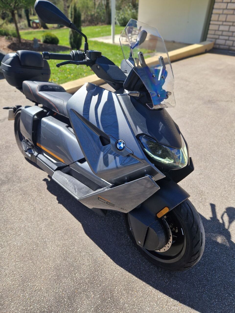Photo BMW CE 04