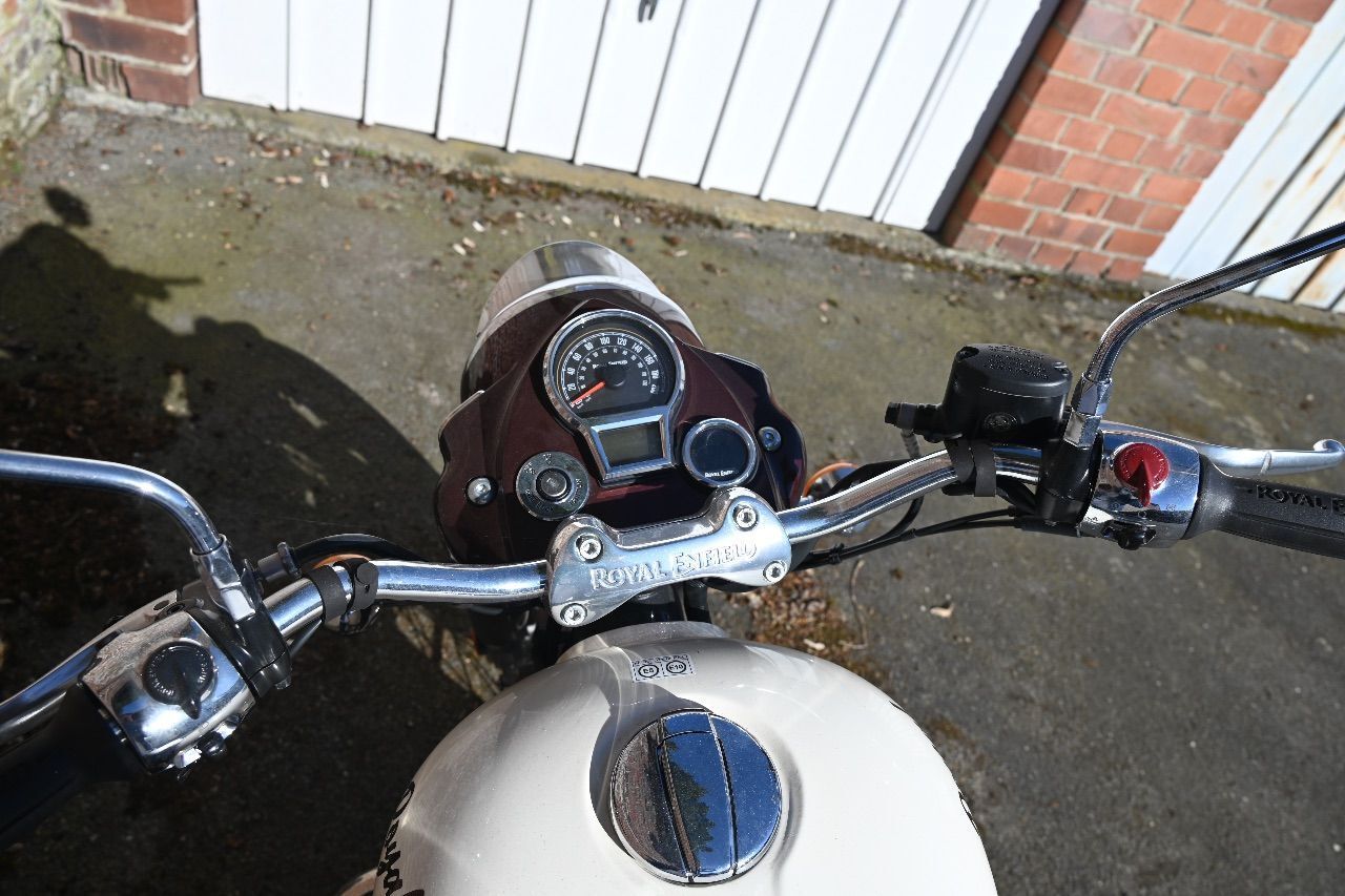 Photo ROYAL ENFIELD CLASSIC