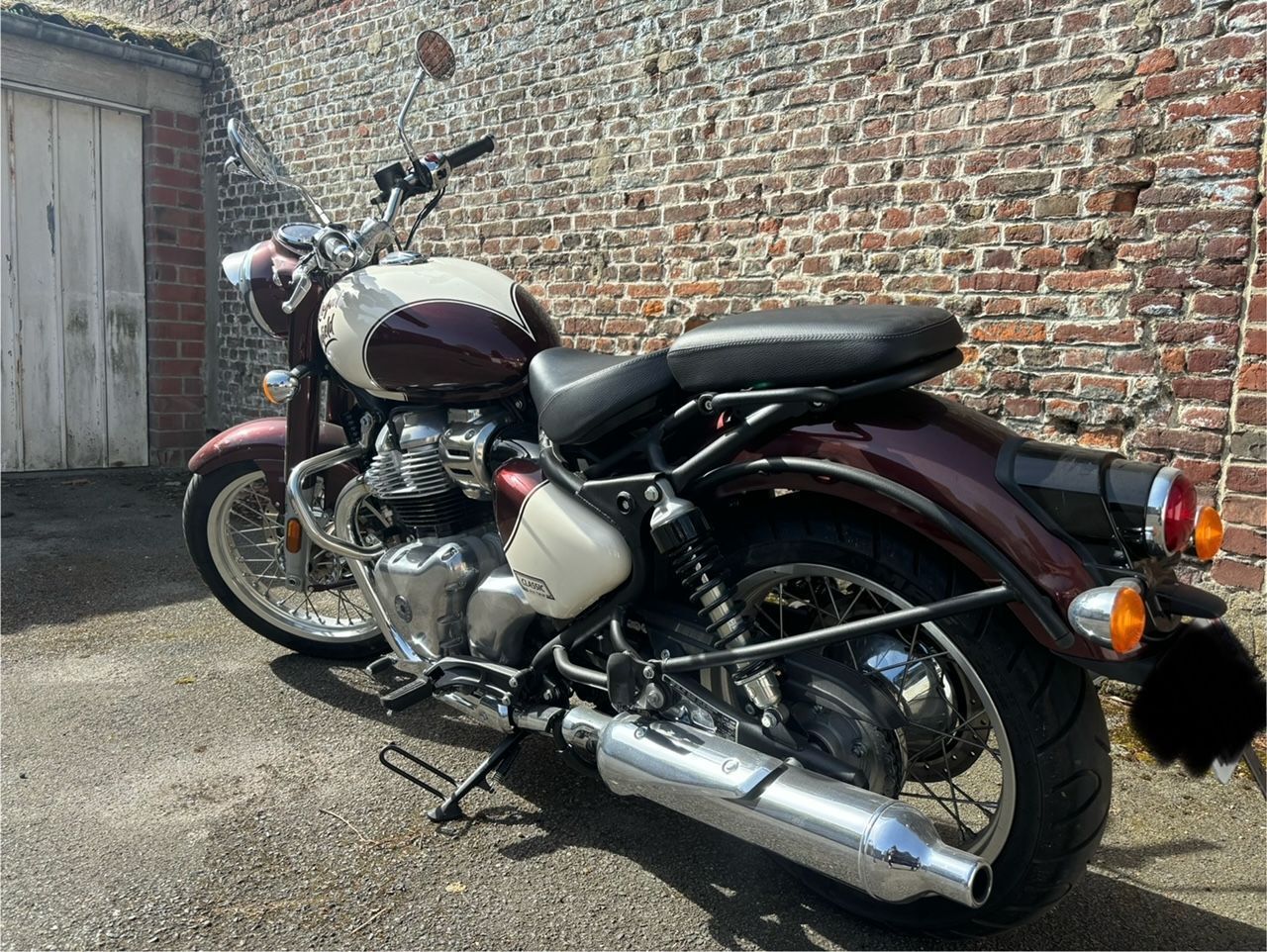 Photo ROYAL ENFIELD CLASSIC