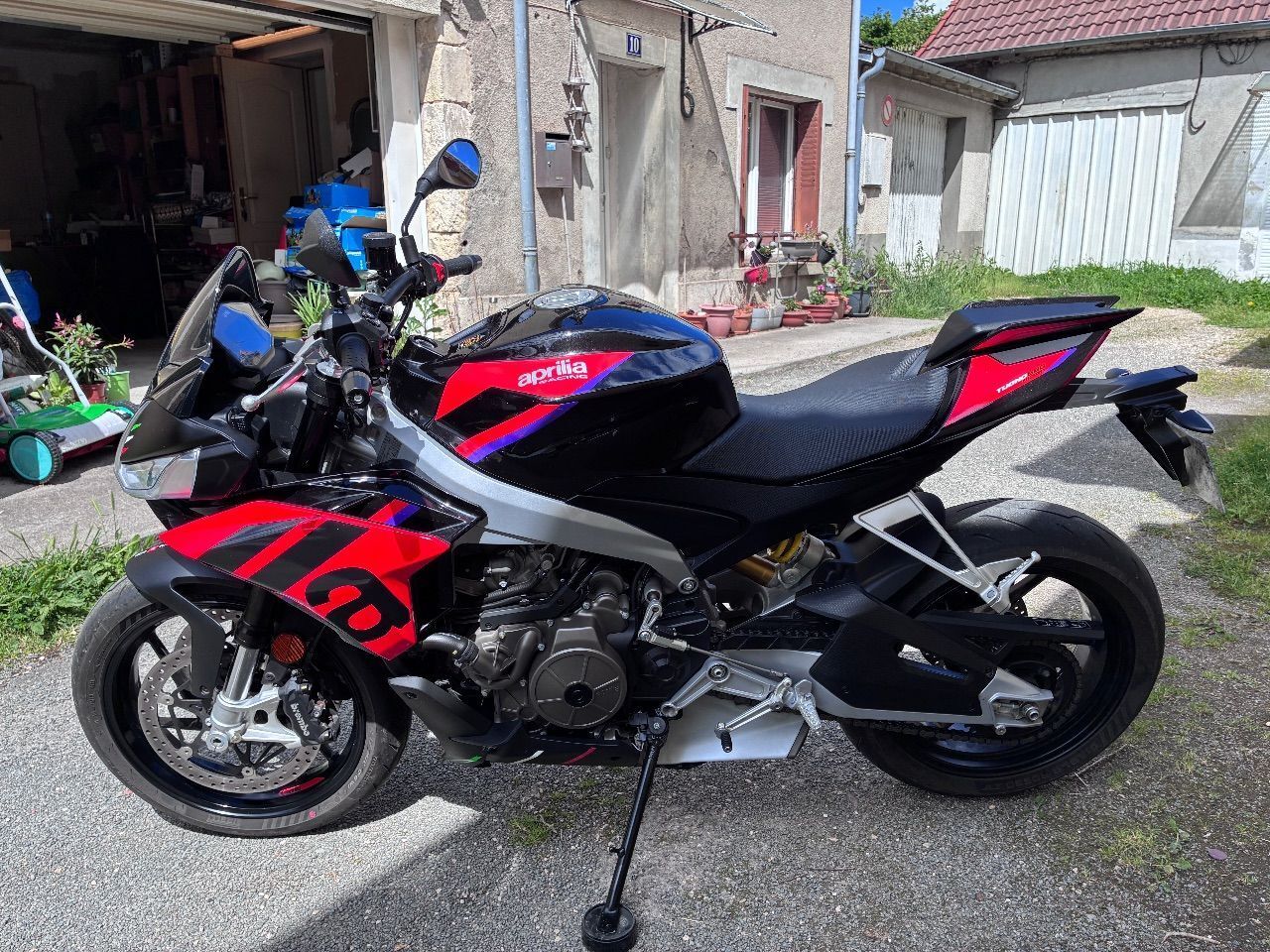 Photo APRILIA TUONO 660