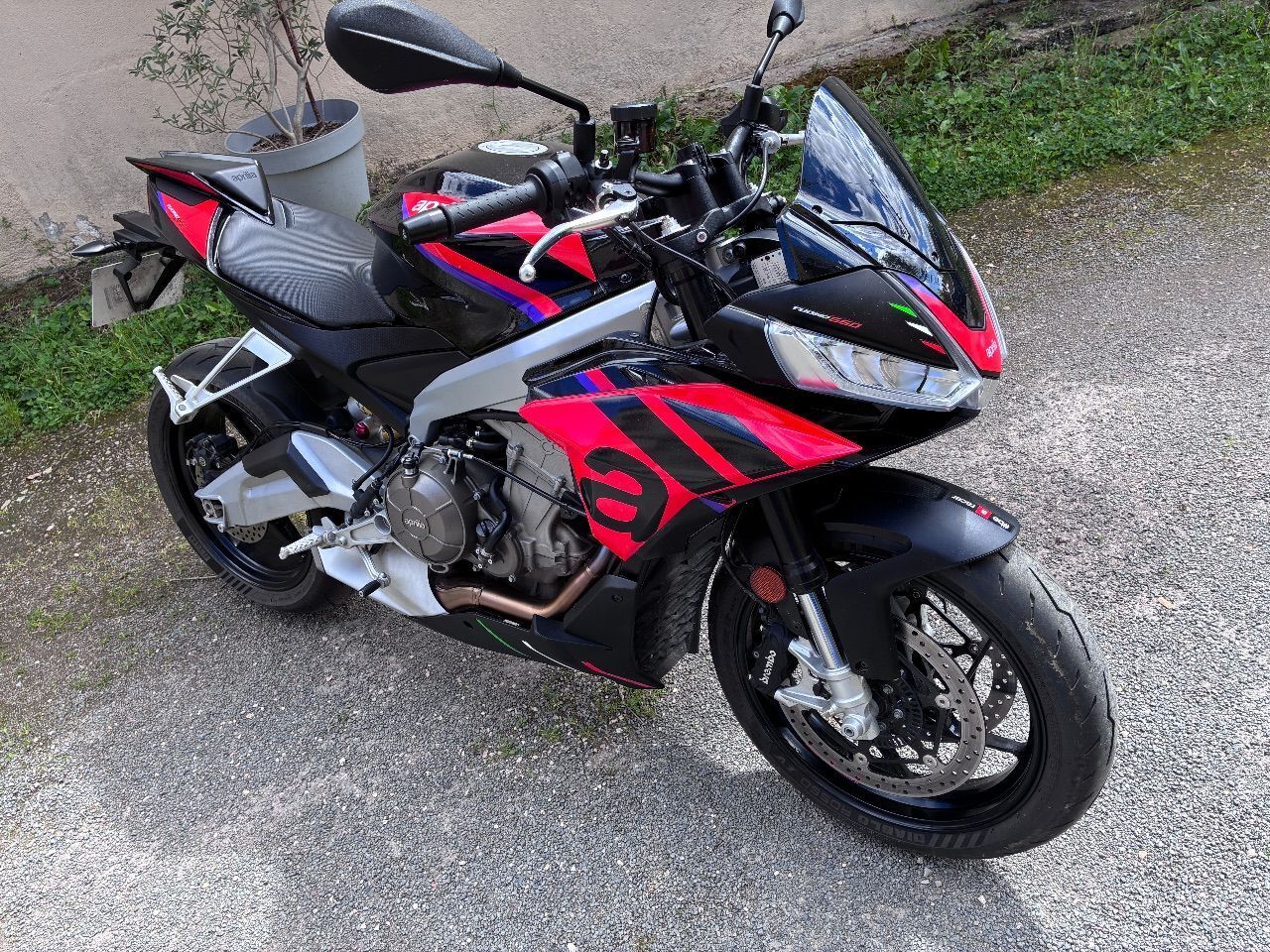 Photo APRILIA TUONO 660
