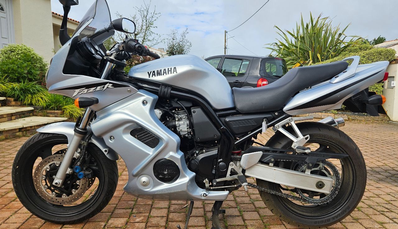 Photo YAMAHA FAZER 600