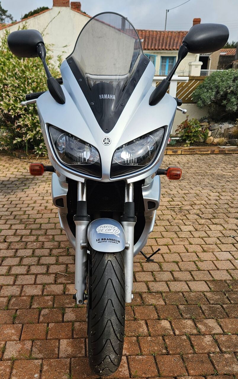 Photo YAMAHA FAZER 600