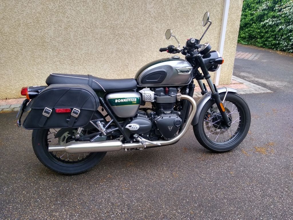 Photo TRIUMPH BONNEVILLE 900