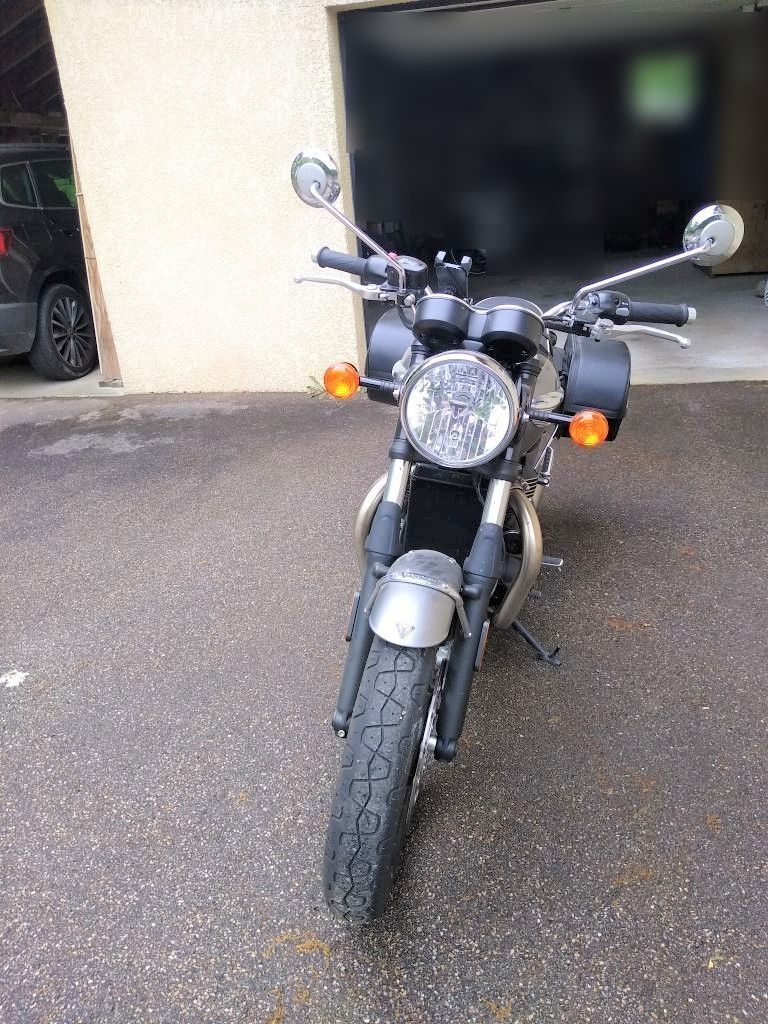 Photo TRIUMPH BONNEVILLE 900