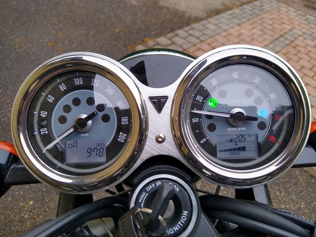 Photo TRIUMPH BONNEVILLE 900