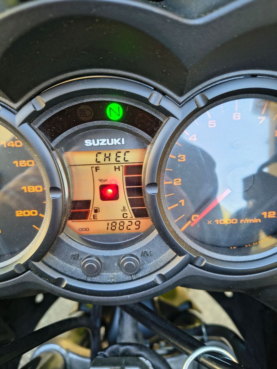 Photo SUZUKI V-STROM 650