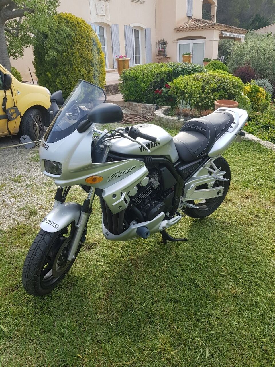 Photo YAMAHA FAZER 600