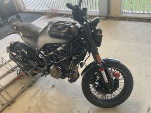 HUSQVARNA SVARTPILEN 125