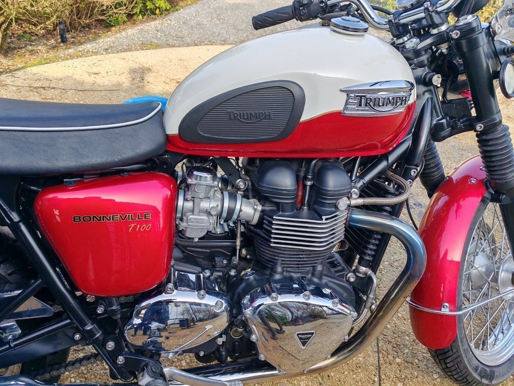Photo TRIUMPH BONNEVILLE 865