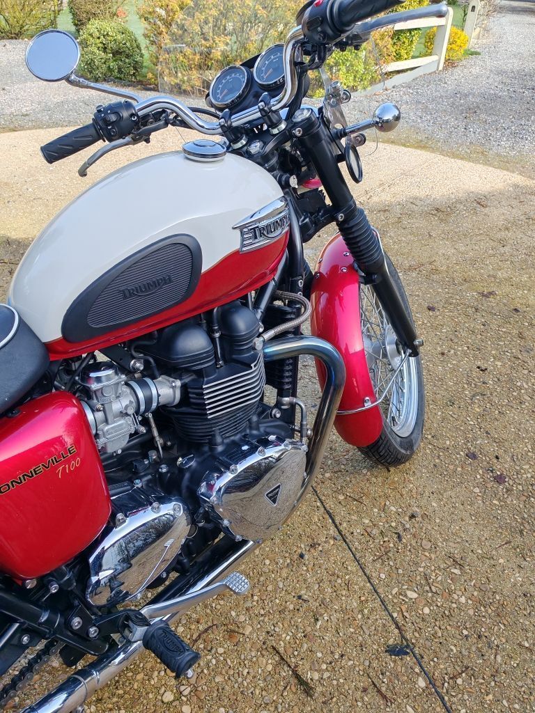 Photo TRIUMPH BONNEVILLE 865