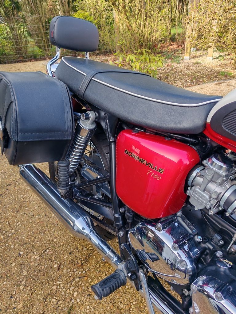 Photo TRIUMPH BONNEVILLE 865