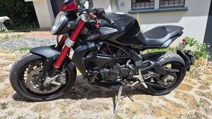 MV AGUSTA BRUTALE 800 DRAGSTER RR