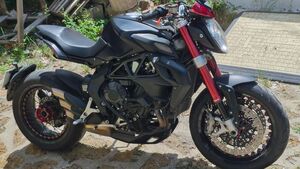 MV AGUSTA BRUTALE 800 DRAGSTER RR