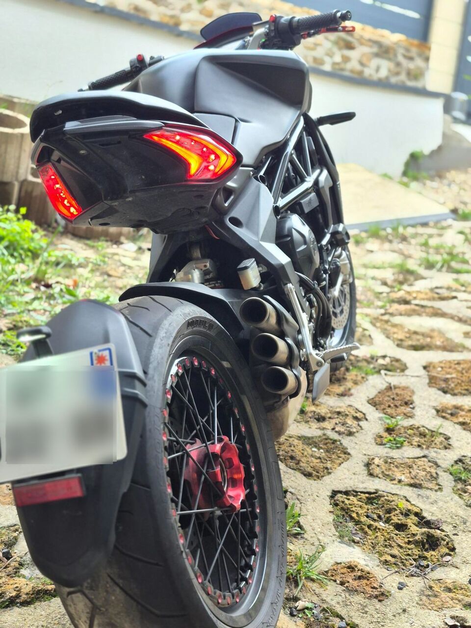 Photo MV AGUSTA BRUTALE 800