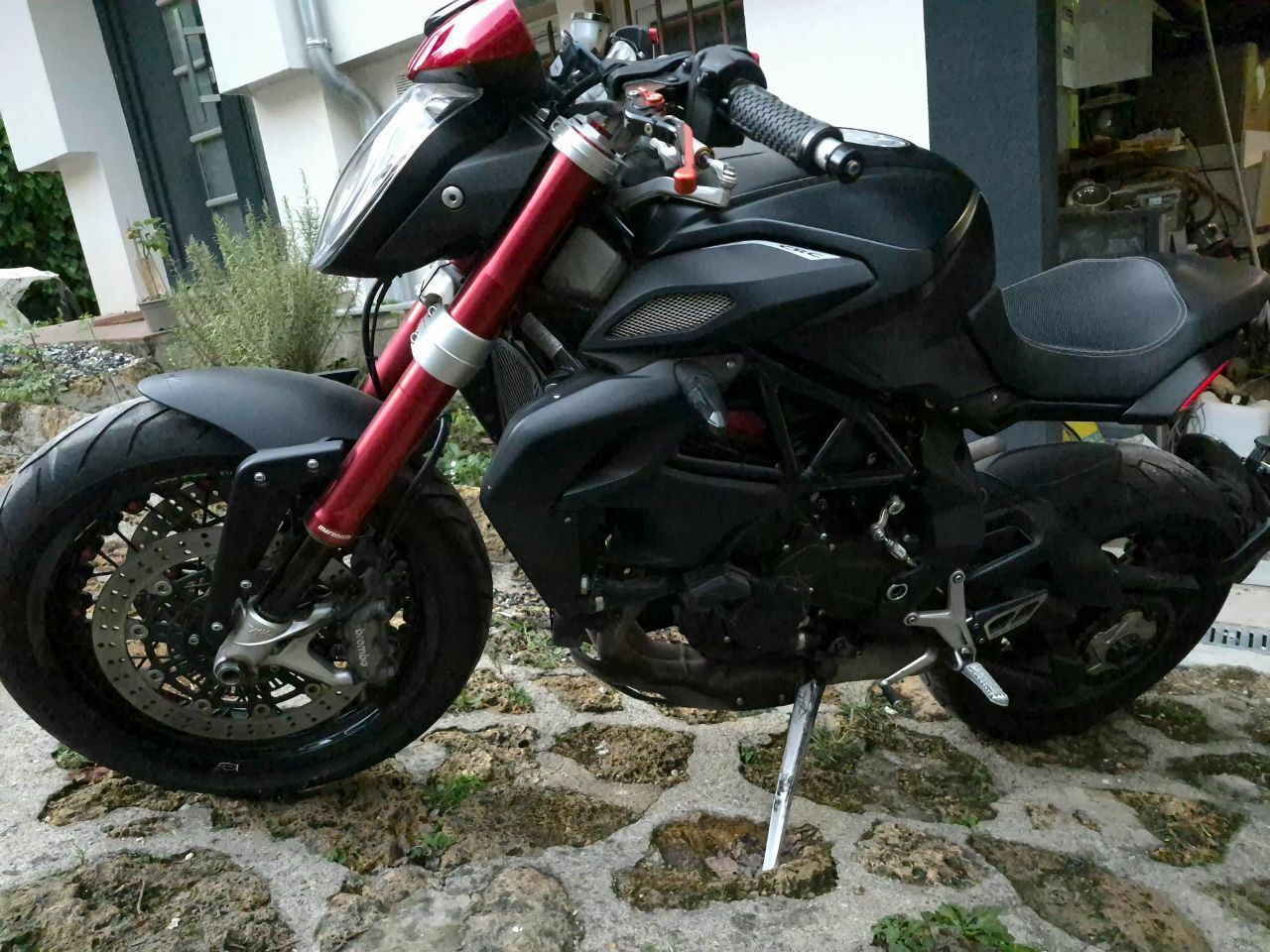 Photo MV AGUSTA BRUTALE 800