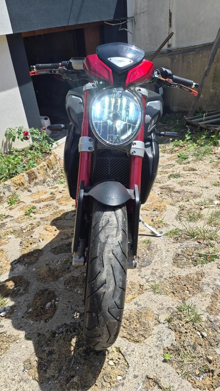 Photo MV AGUSTA BRUTALE 800