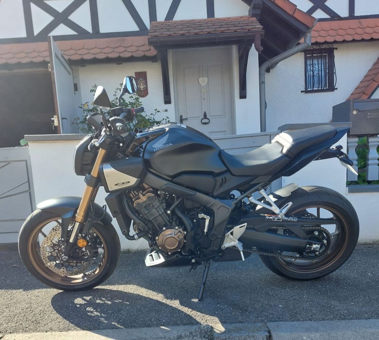 Photo HONDA CB 650 R