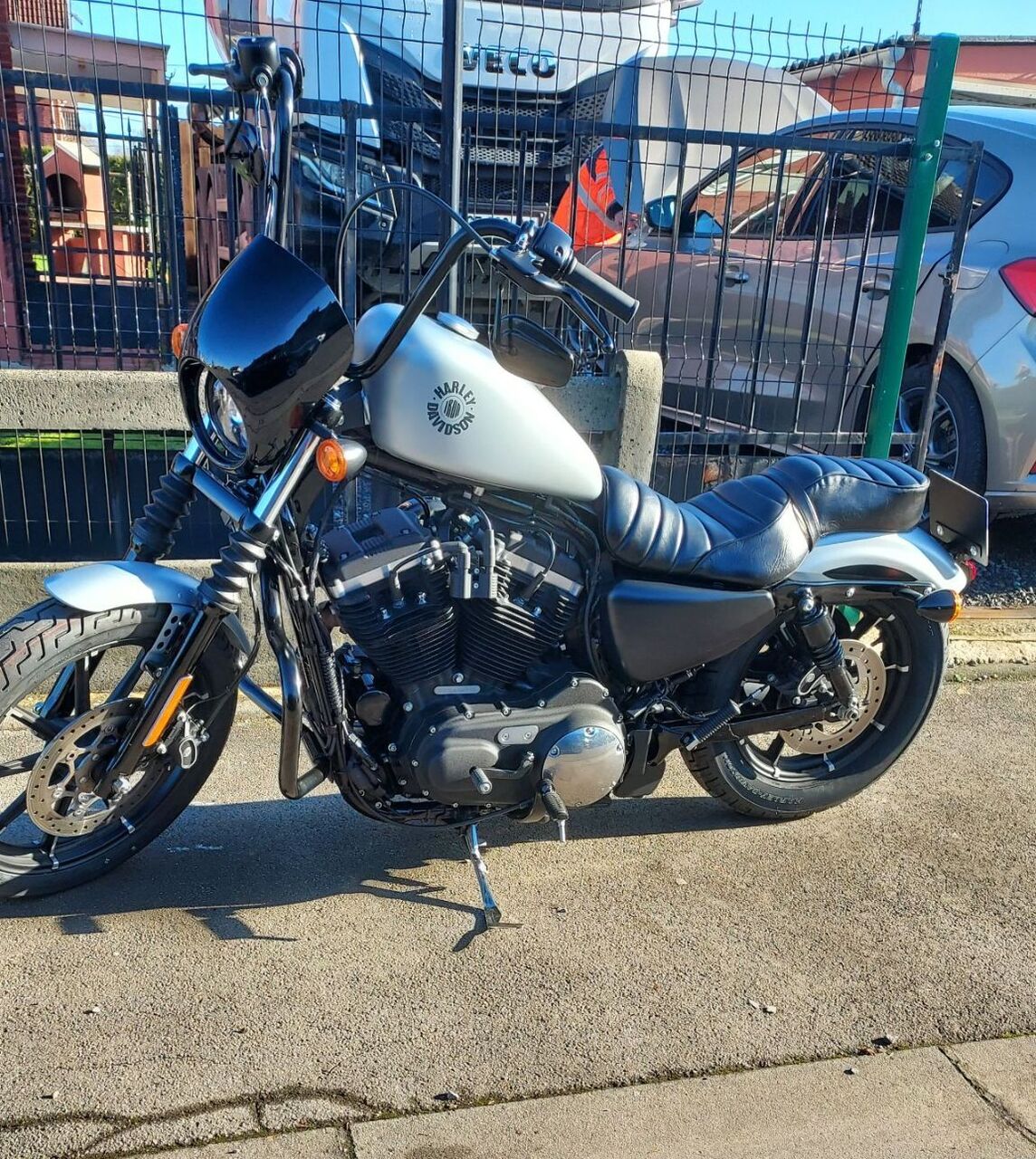 Photo HARLEY DAVIDSON 883