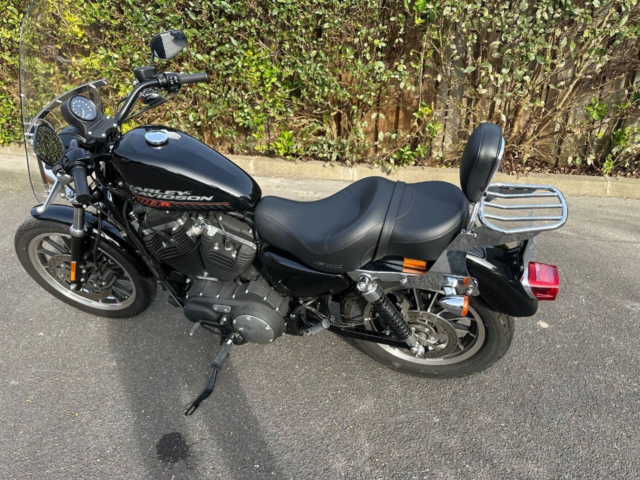 Photo HARLEY DAVIDSON 883