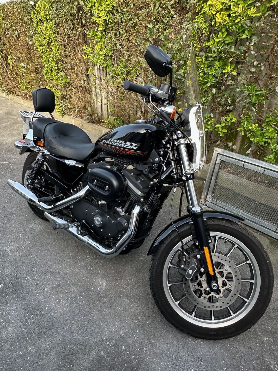 Photo HARLEY DAVIDSON 883