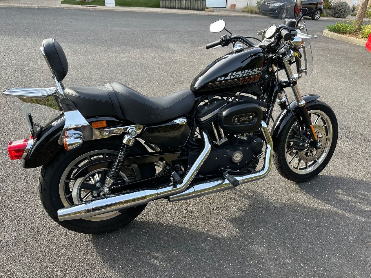 Photo HARLEY DAVIDSON 883