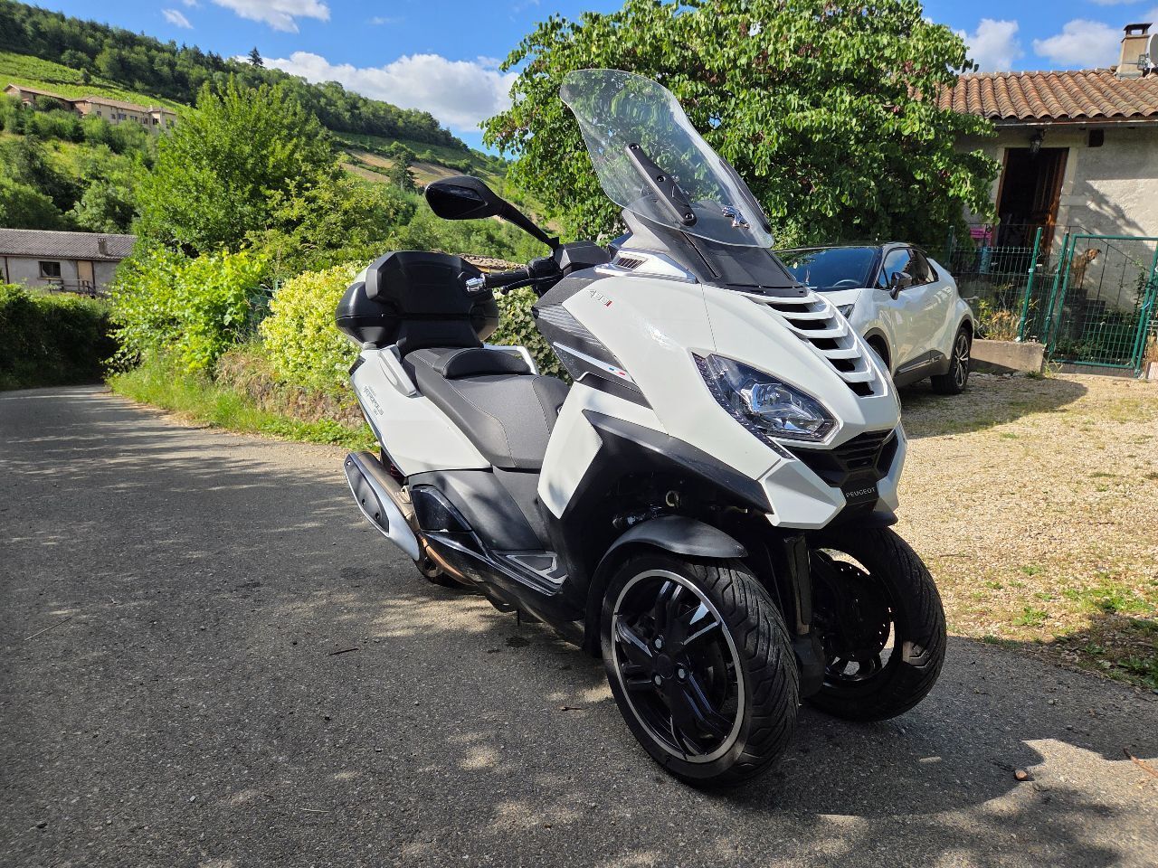 Photo PEUGEOT METROPOLIS 400