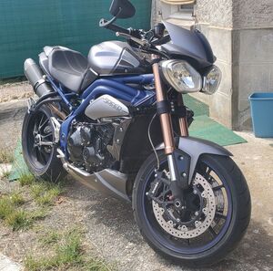 TRIUMPH SPEED TRIPLE 1050