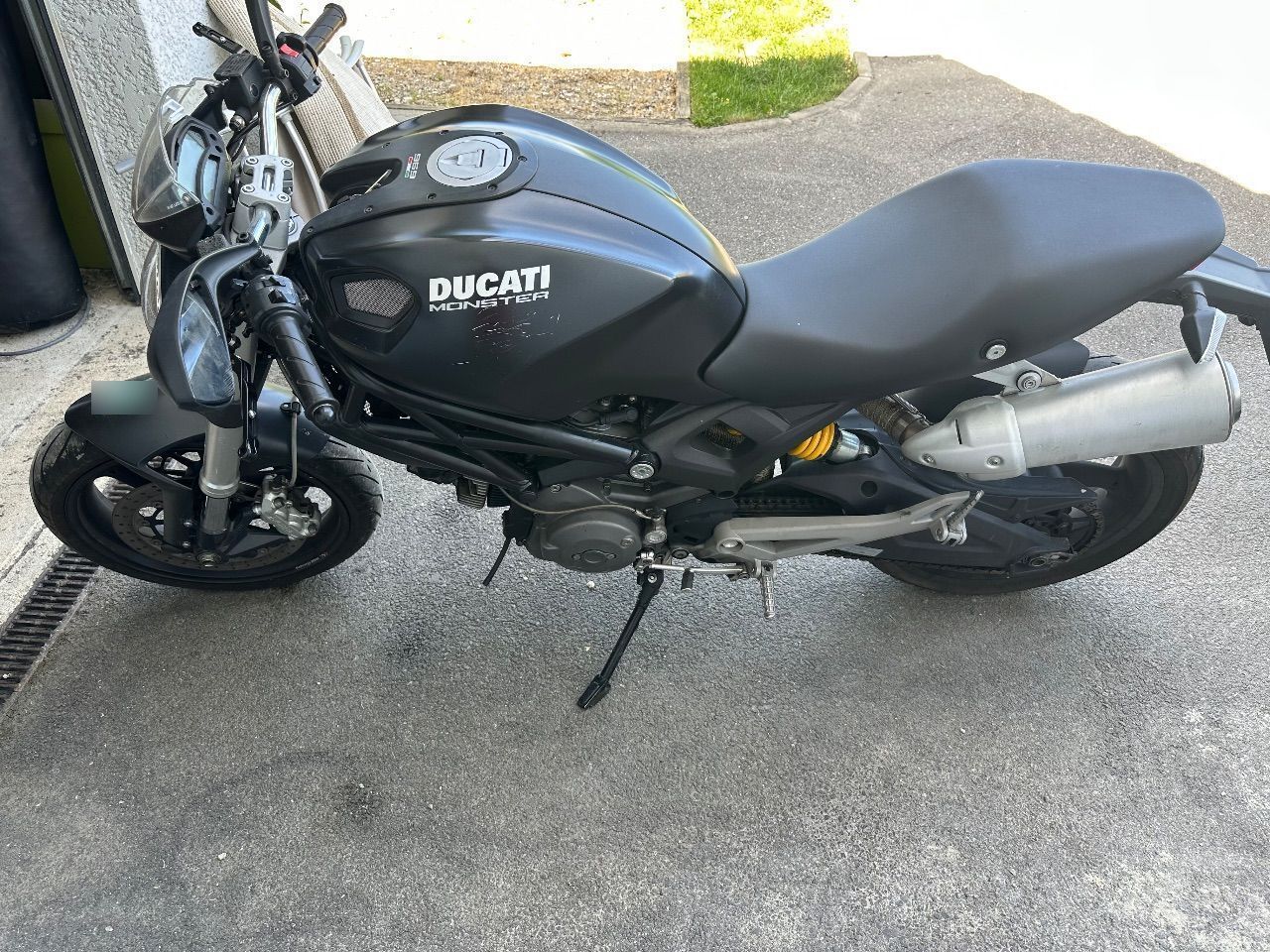 Photo DUCATI MONSTER 696