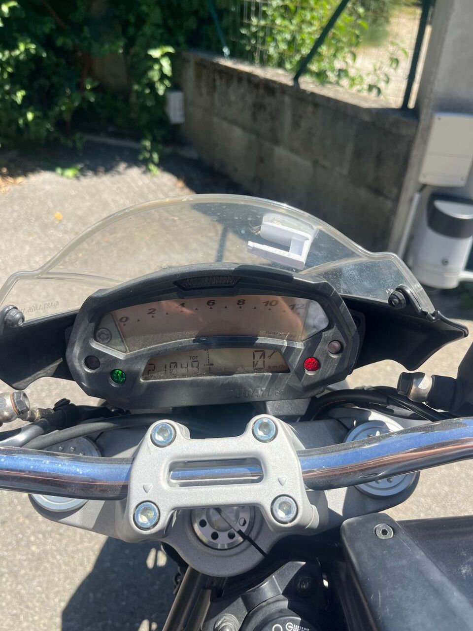 Photo DUCATI MONSTER 696