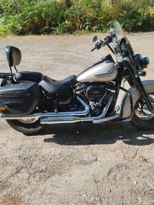 HARLEY DAVIDSON SOFTAIL HERITAGE