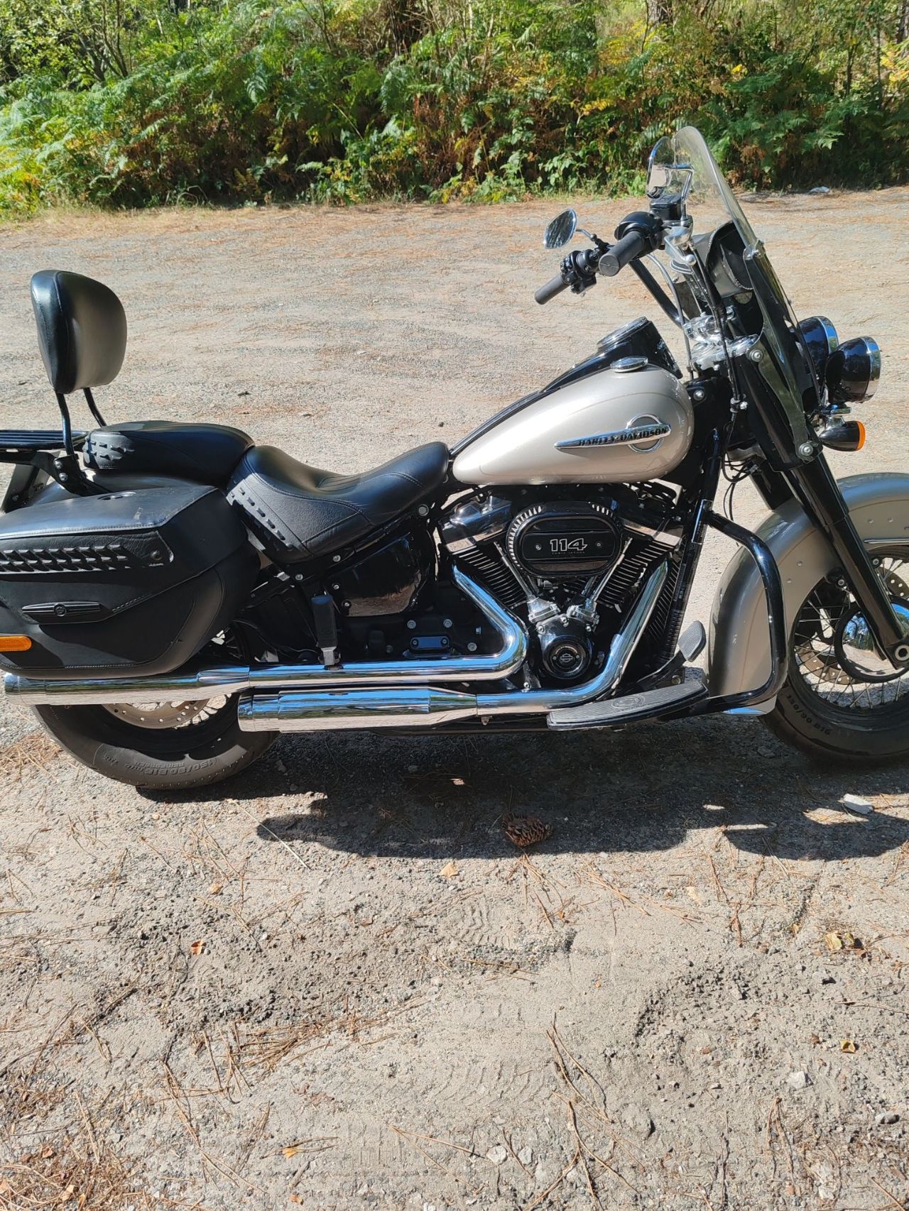 HARLEY DAVIDSON SOFTAIL HERITAGE 1868 CLASSIC occasion Bonnie & Car