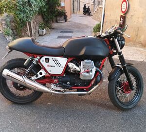 MOTO GUZZI V7 750 RACER