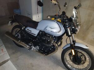 MOTO GUZZI V7 850 SPECIAL 100TH ANNIVERSARY