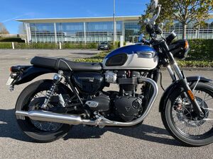 TRIUMPH BONNEVILLE T100