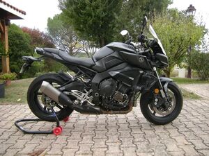 YAMAHA MT-10